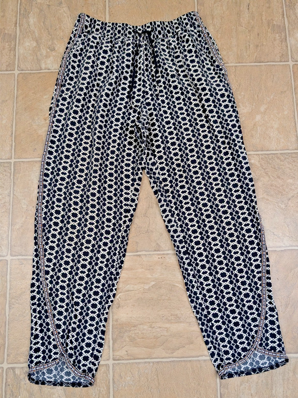 HEI HEI Anthropologie sz XS Crop or Ankle Pants black khaki pull on printed 1118